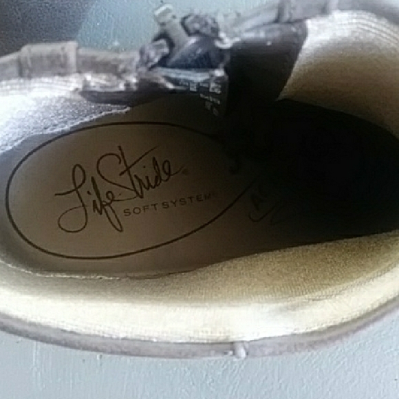 Life Stride Brown Ankle Booties Size 8 - Picture 6 of 7